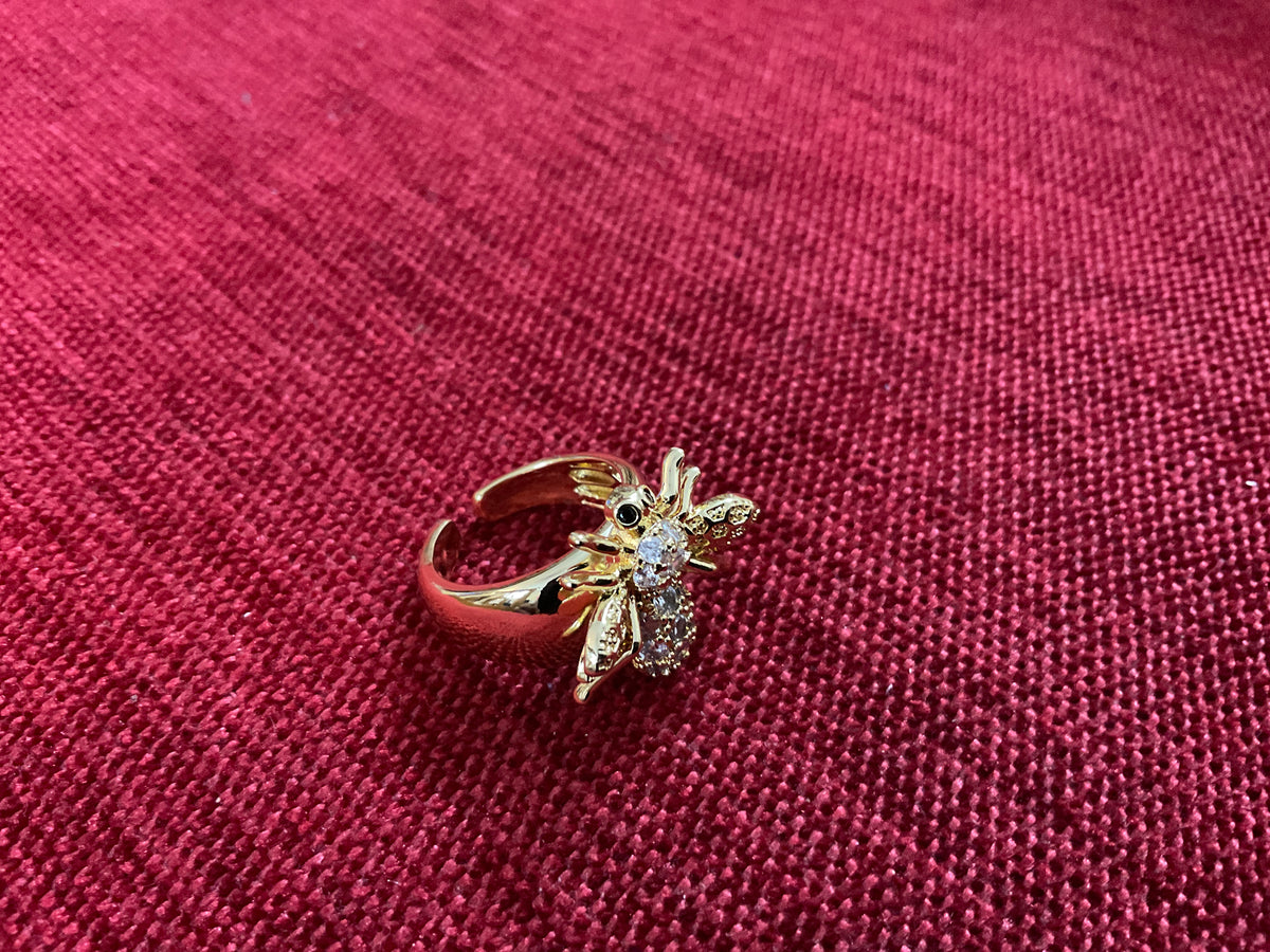 Busy Bee Pavé Ring