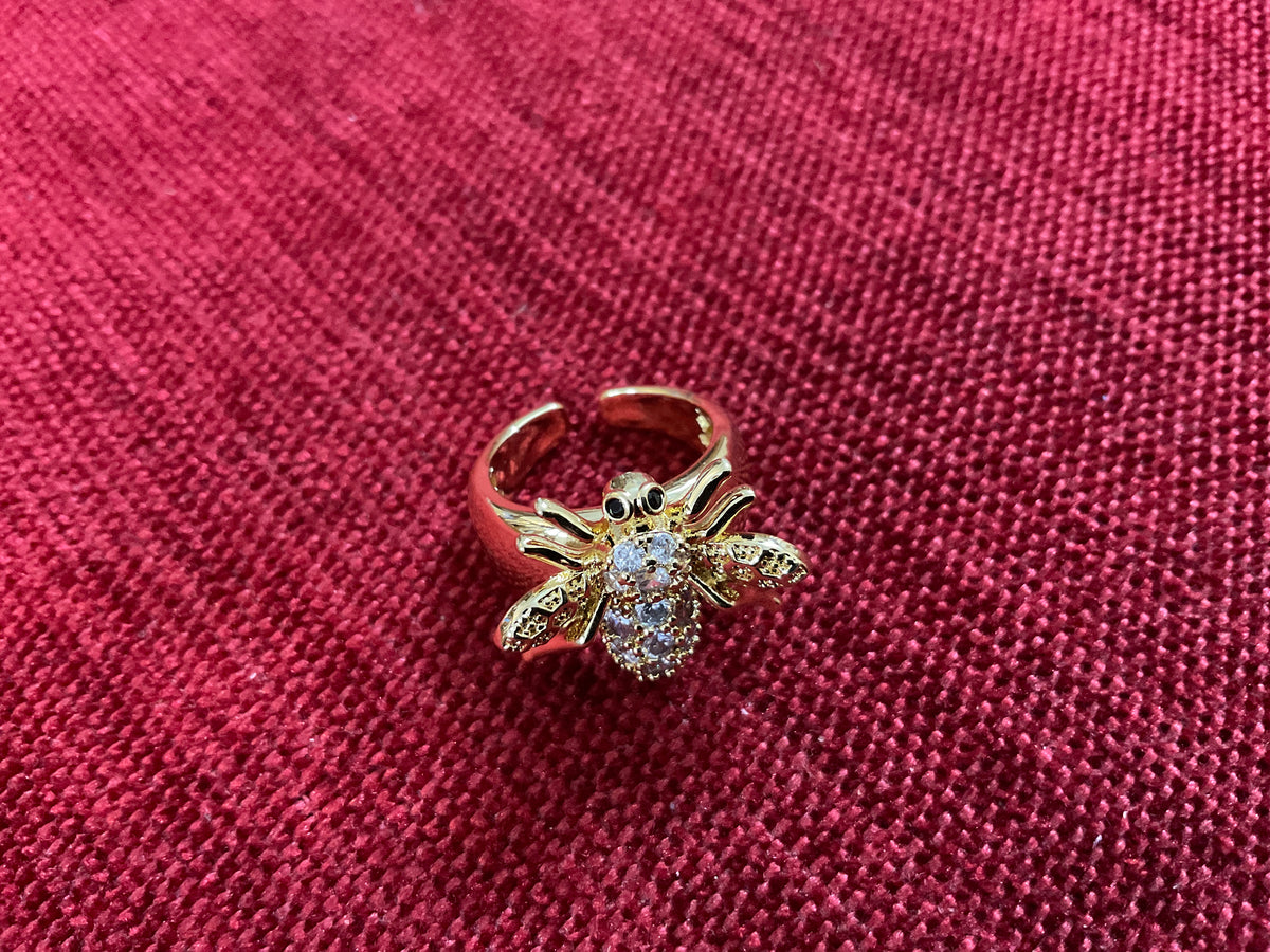 Busy Bee Pavé Ring