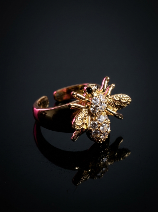 Busy Bee Pavé Ring
