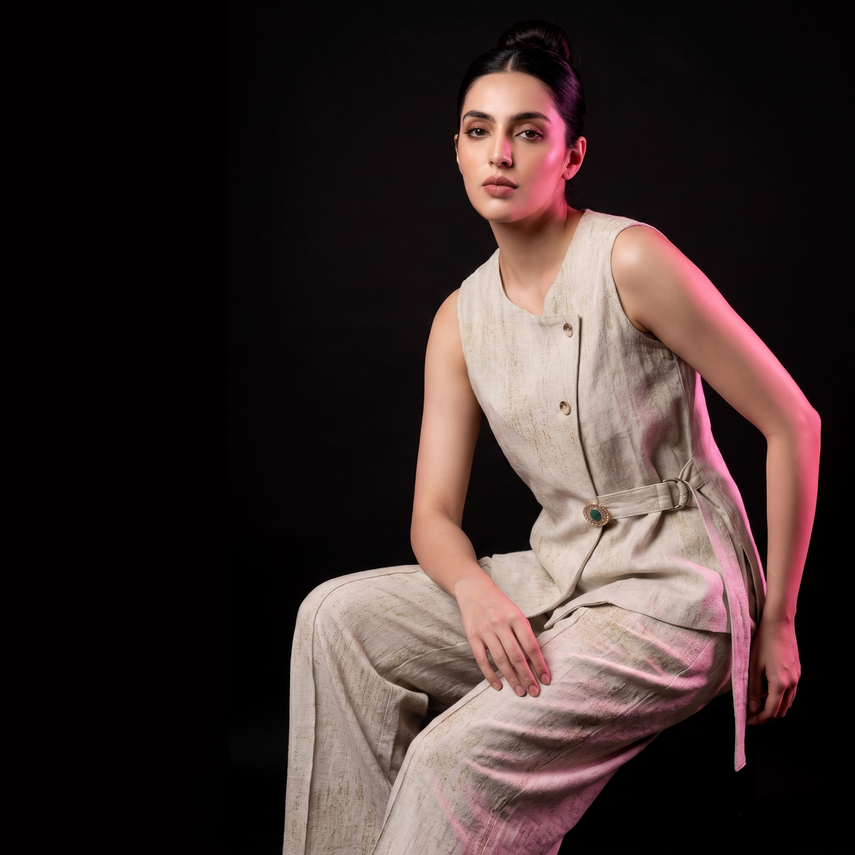 Swany - AI model sitting