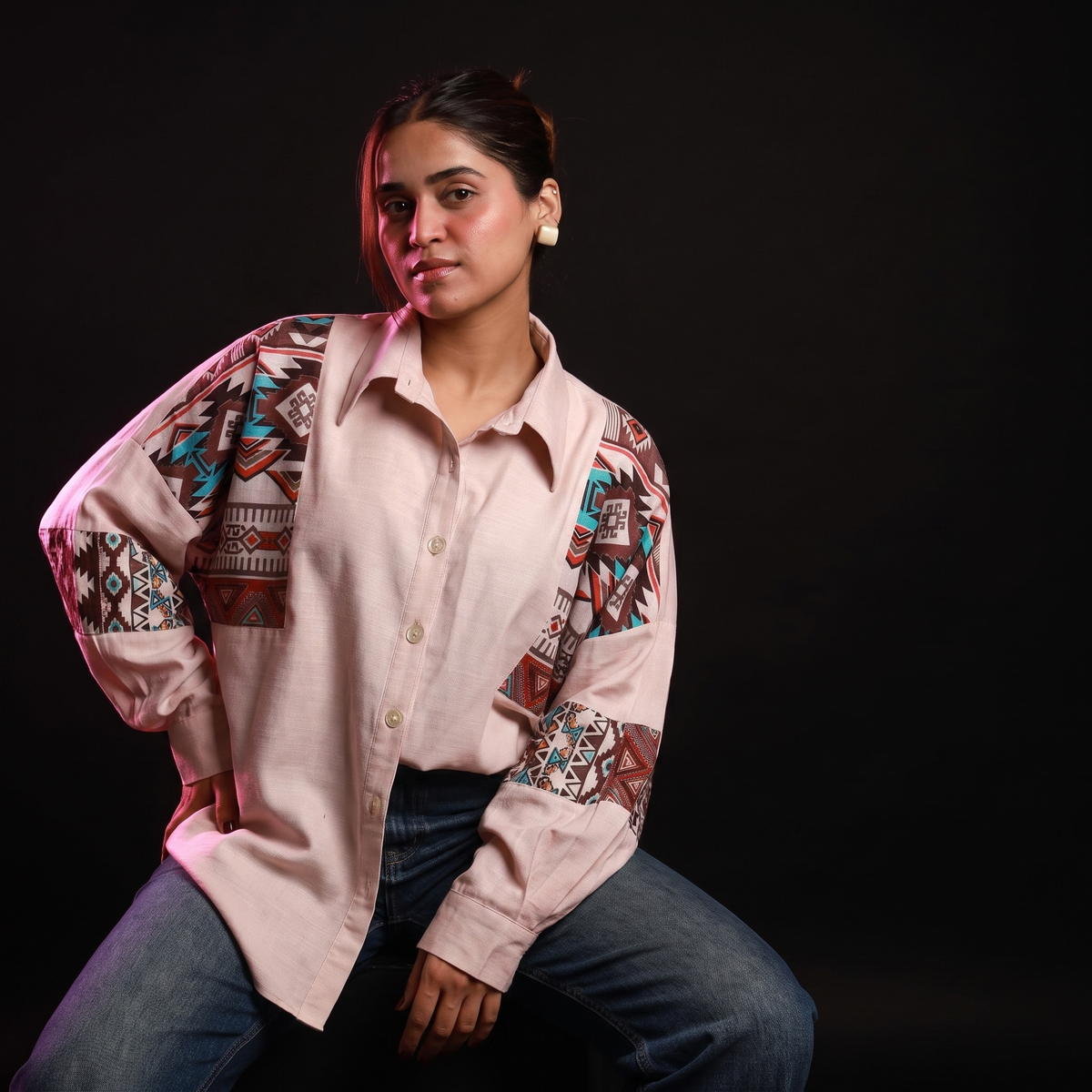 Nomad Rose - AI model sitting